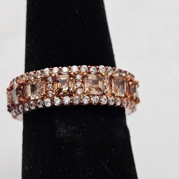 Suzy Levian Rose Sterling Silver CZ Champagne & White Modern Eternity Ring - Picture 1 of 5